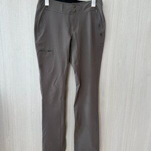 Columbia Gray Straight-Leg Stretch Pants – Size 4 Regular (sale ends 09/17)